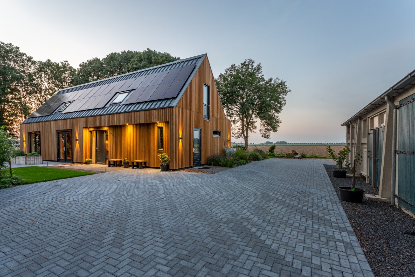 Erfontwikkeling: Schuurwoning achter op boerenerf in de Noordoostpolder