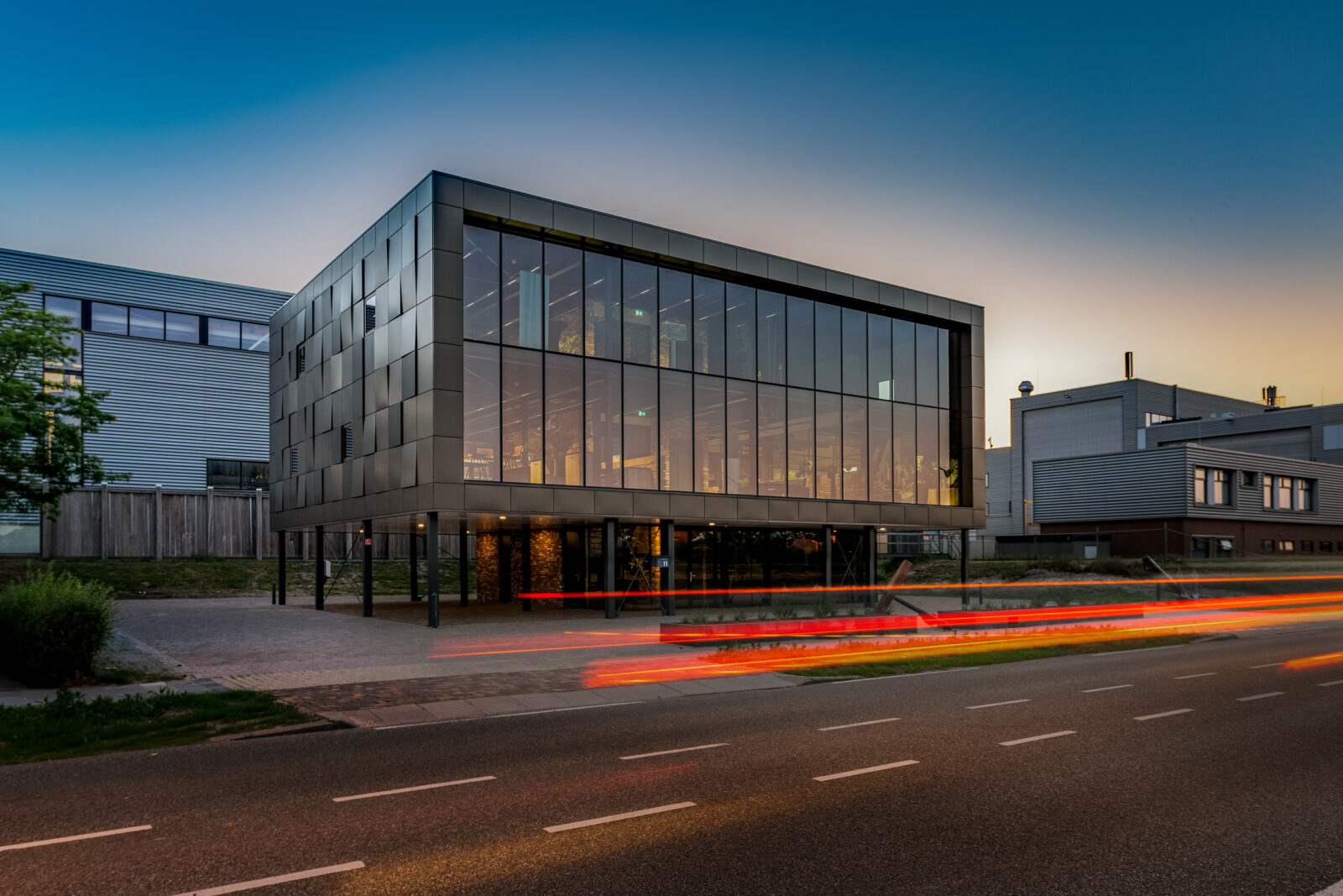 energieneutraal kantoor van deskundige architect op Urk combineert industriële sfeer met moderne uitstraling